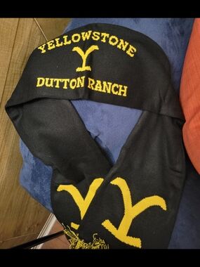 Yellowstone Dutton Ranch Logo Scarf - Black & Yellow
